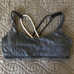 Lululemon Free to be Sports bra in size 6