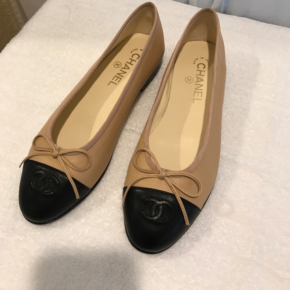Chanel Beige/Black Cap Toe flats