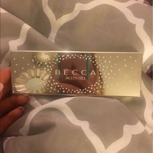 Jaclyn hill champagne pop eyeshadow palette