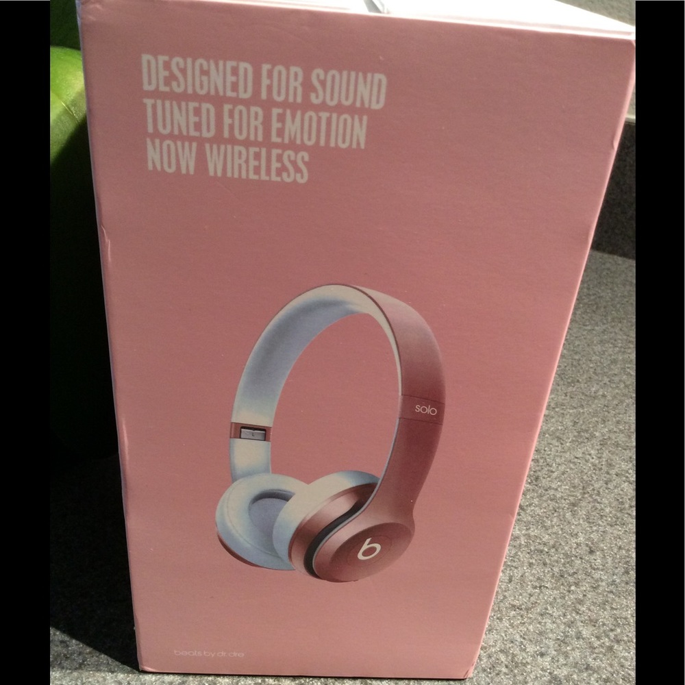💙💙KEEPING💙💙Beats Solo2 Headphones NEW 🌷 - Picture 3 of 6