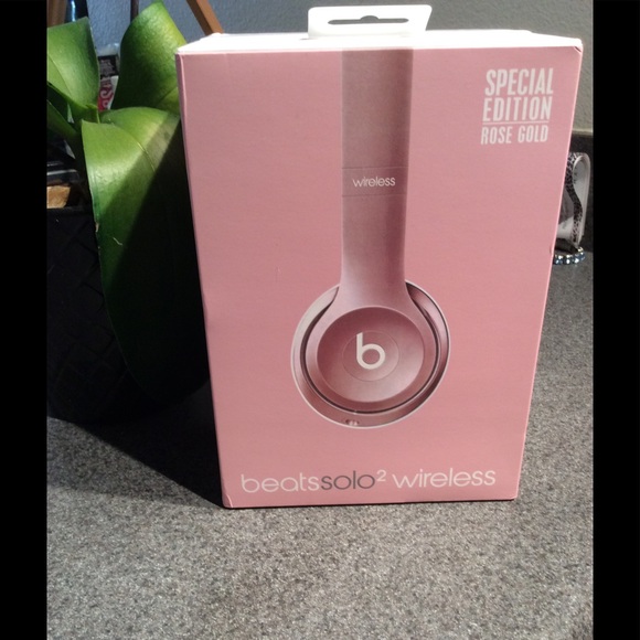 💙💙KEEPING💙💙Beats Solo2 Headphones NEW 🌷 - Picture 2 of 6