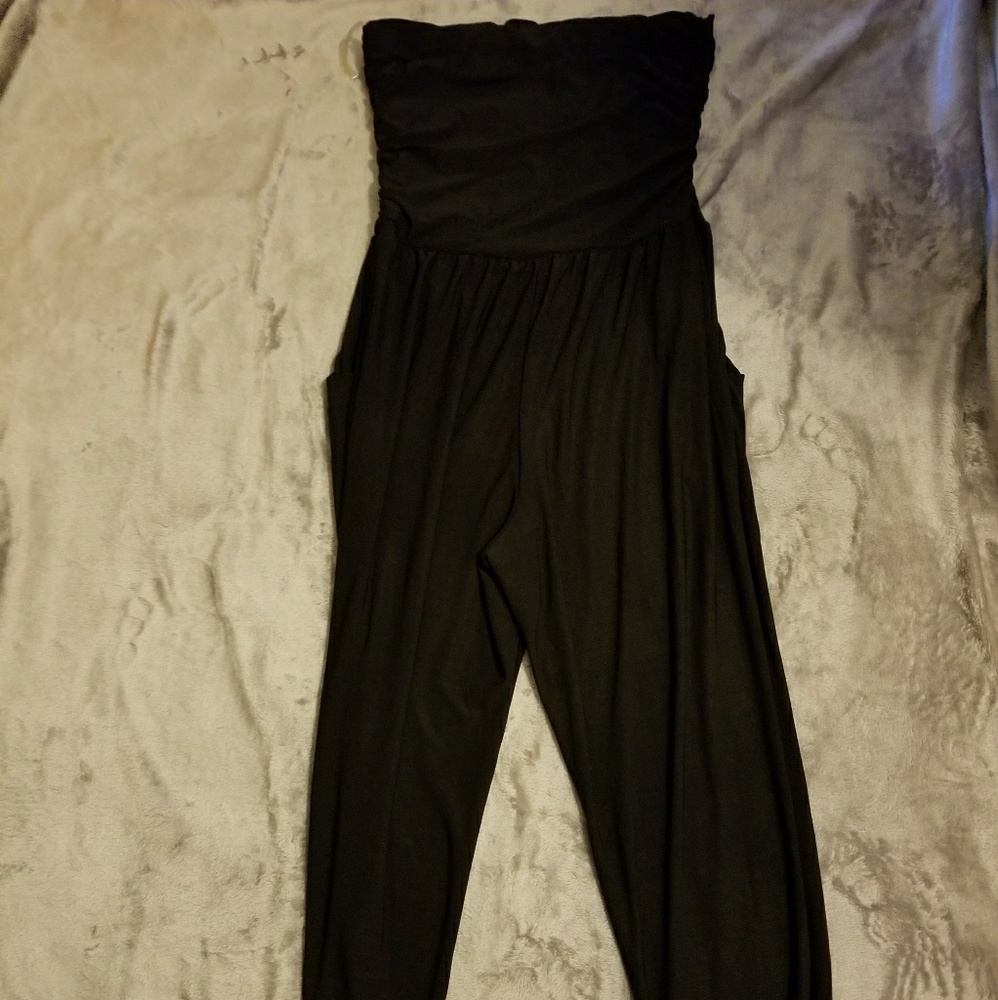 🚫SOLD🚫 Strapless jumpsuit with pockets