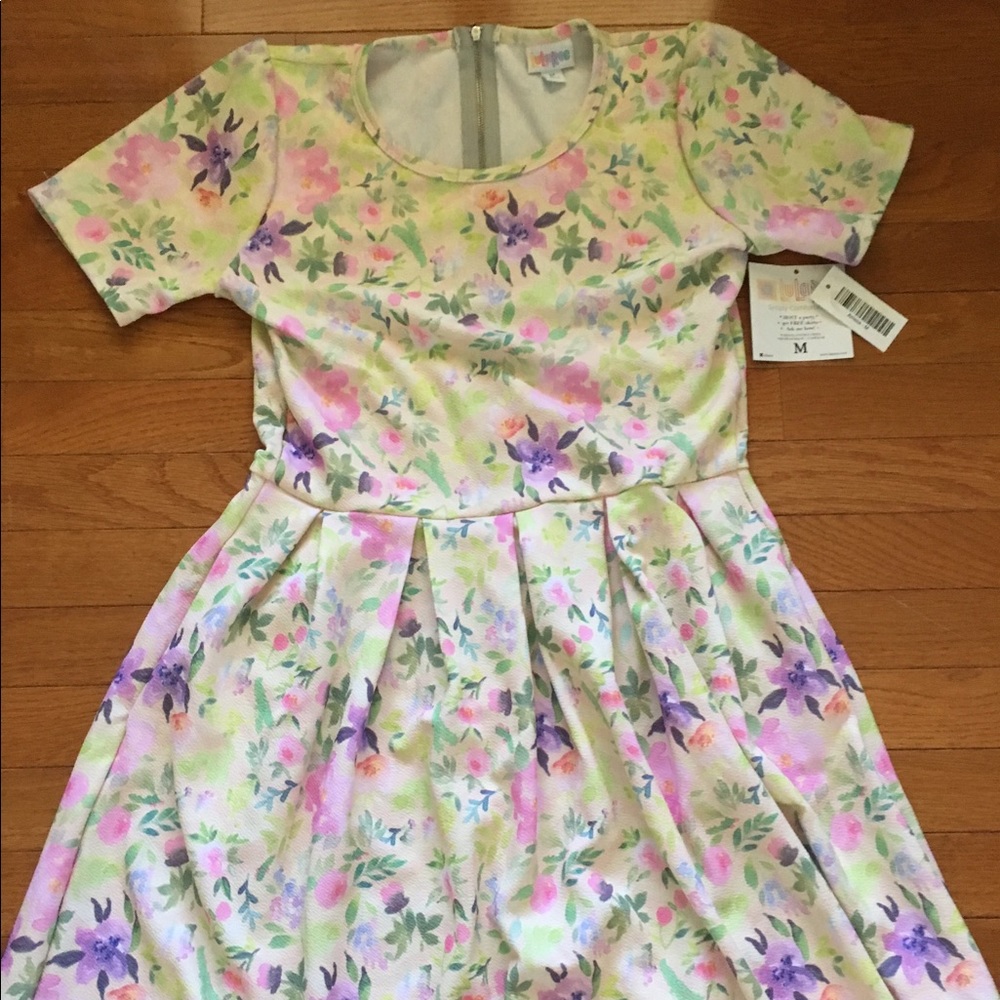 NWT Lularoe Watercolor Floral Amelia! Unicorn! 🦄