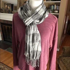 Aerie Gray Plaid Lightweight Scarf