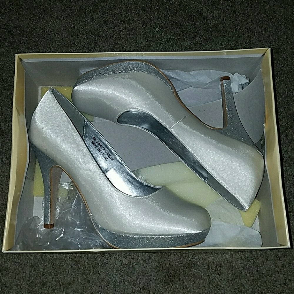 Ivory&Silver Pumps sz9