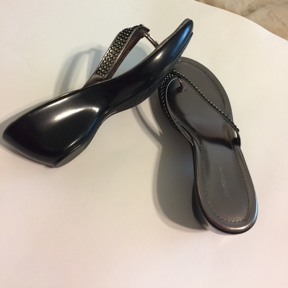 Women's Wedge Sandals - Picture 2 of 4