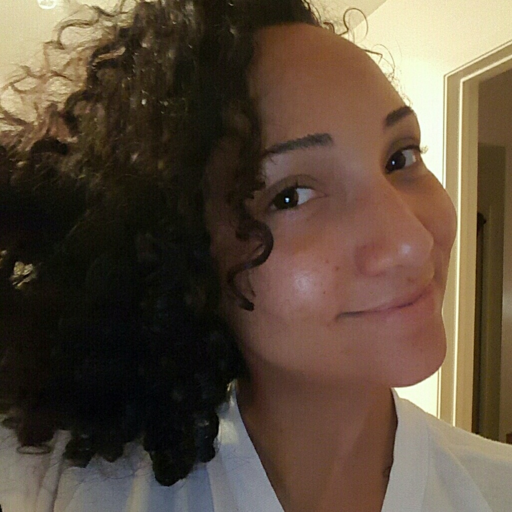 Meet your Posher, Ari