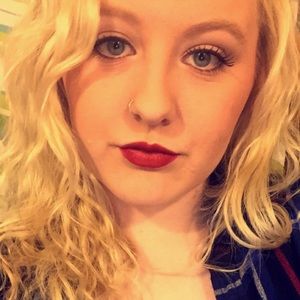 Meet your Posher, Abbie