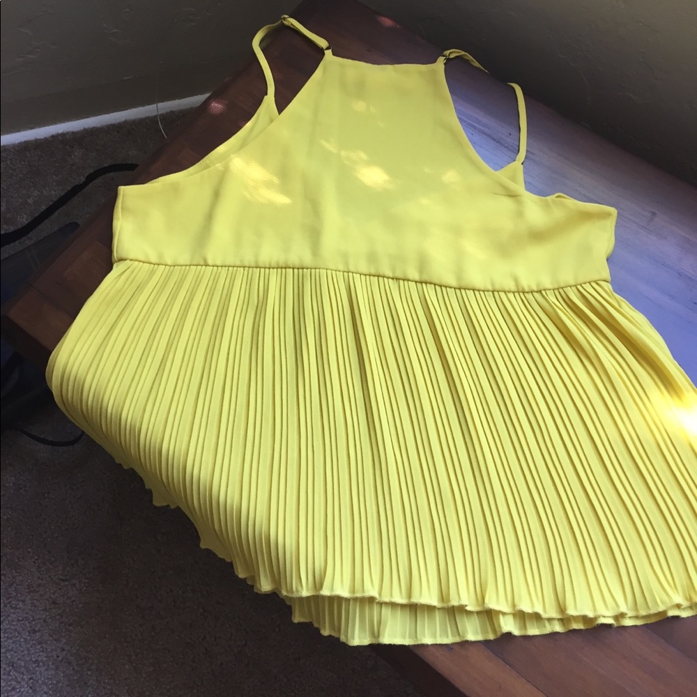 Forever 21 Razor back Top - Picture 2 of 5
