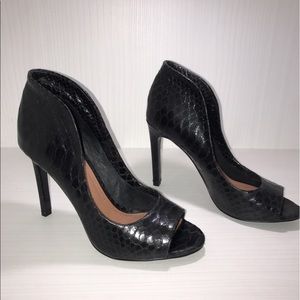 Black Vince Camuto heels, wore once