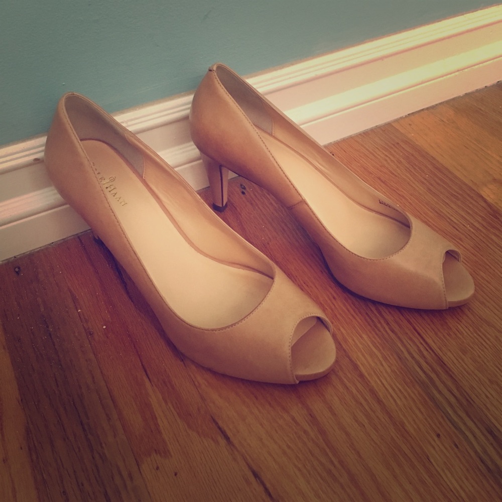 Cole Haan pumps, Sandstone