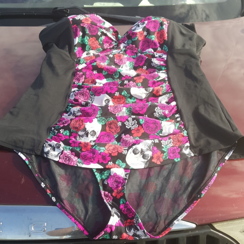 1 piece torrid swimming suit