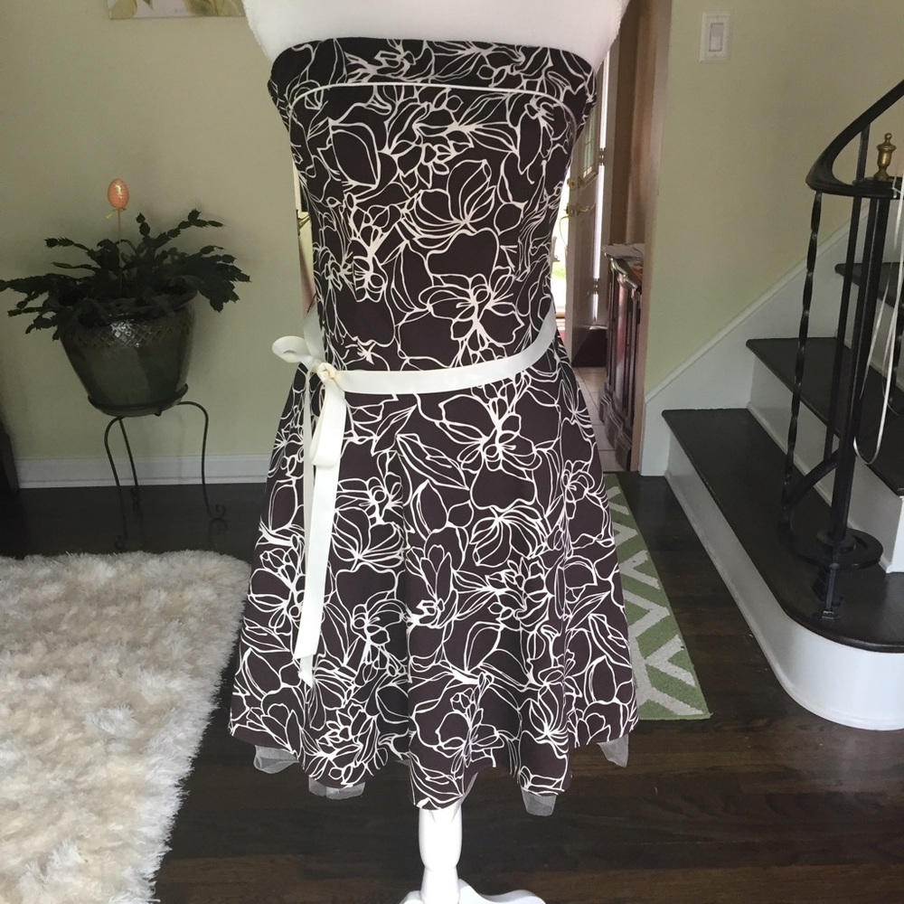 Morgan and Co.  lined strapless dress size 7/8.