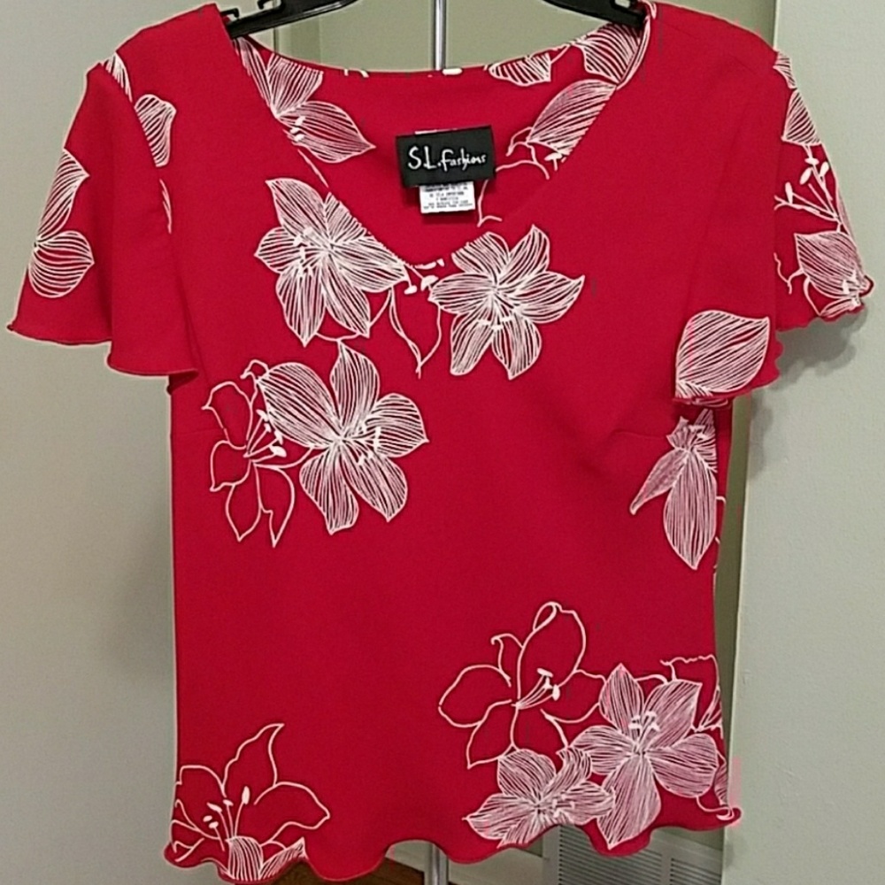 Red floral flutter sleeve top