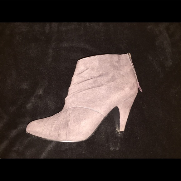 ❌SOLD❌ Super cute K Studio booties - Picture 2 of 4