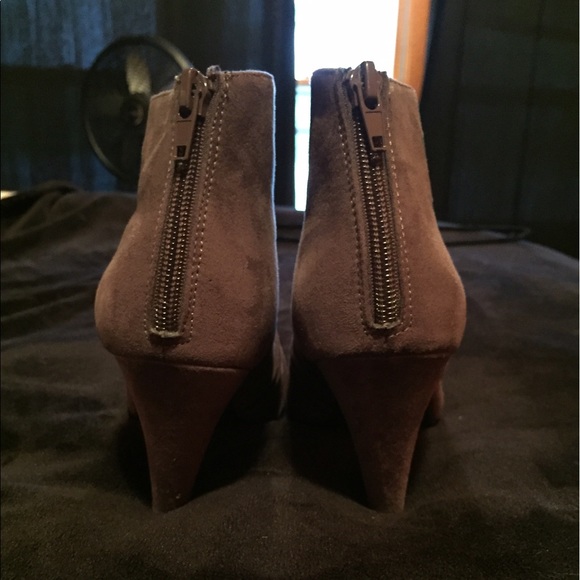 ❌SOLD❌ Super cute K Studio booties - Picture 3 of 4