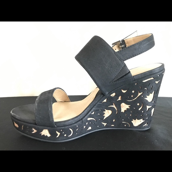 Adrienne Vittadini Shoes - Adrienne Vittadini Black wedge sandal
