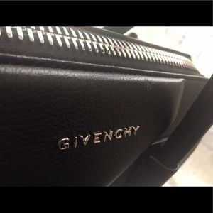 BLACK GIVENCHY ANTIGONA MEDIUM (ADDITIONAL PHOTOS)