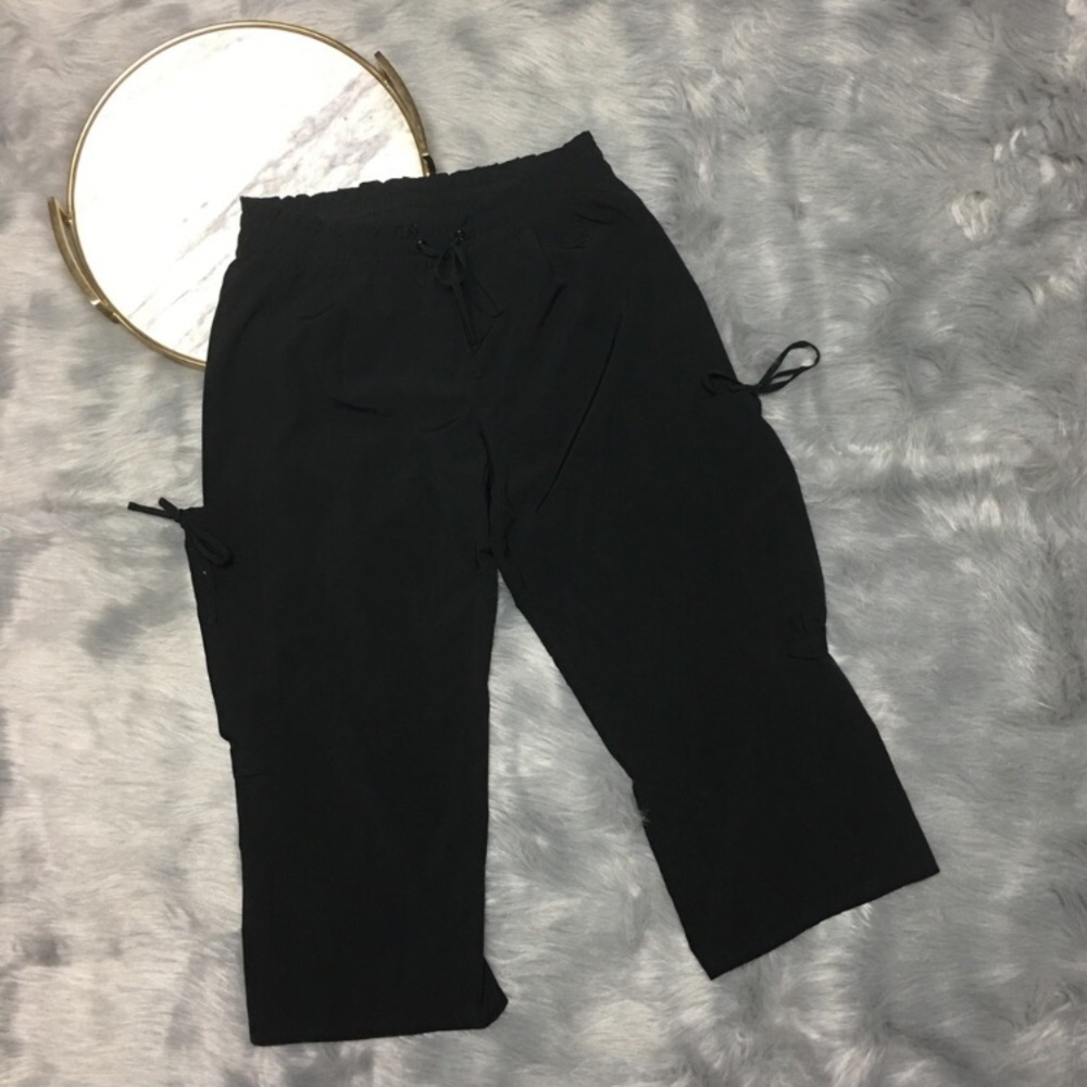 GAP Body Fit Capris