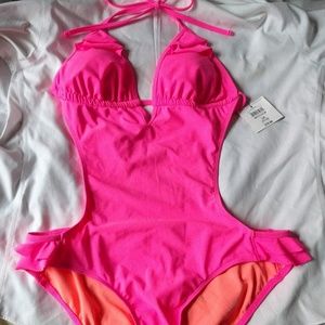 HOT PINK SWIMSUIT! 👙💦