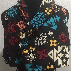 LuLaRoe OS leggings, worn