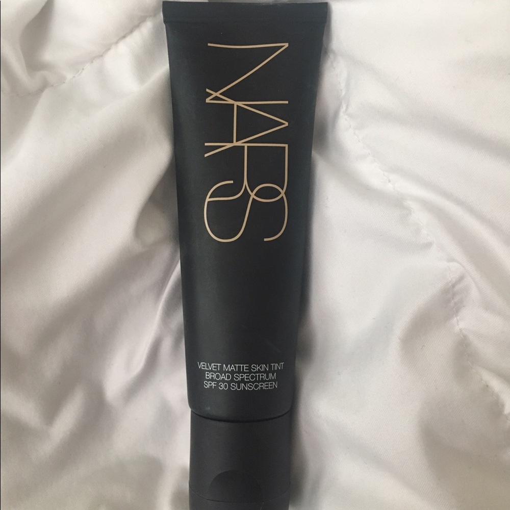 NARS Velvet Matte Skin Tint