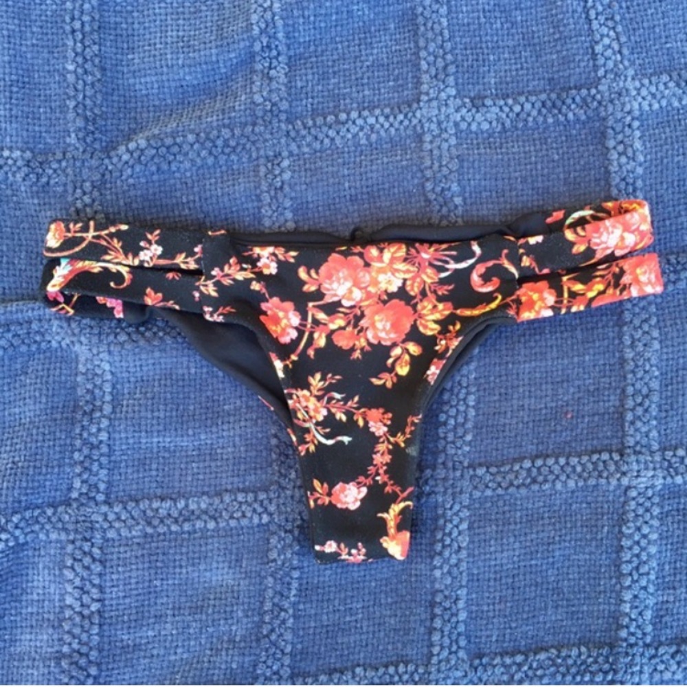 San Lorenzo floral bikini! Great condition.