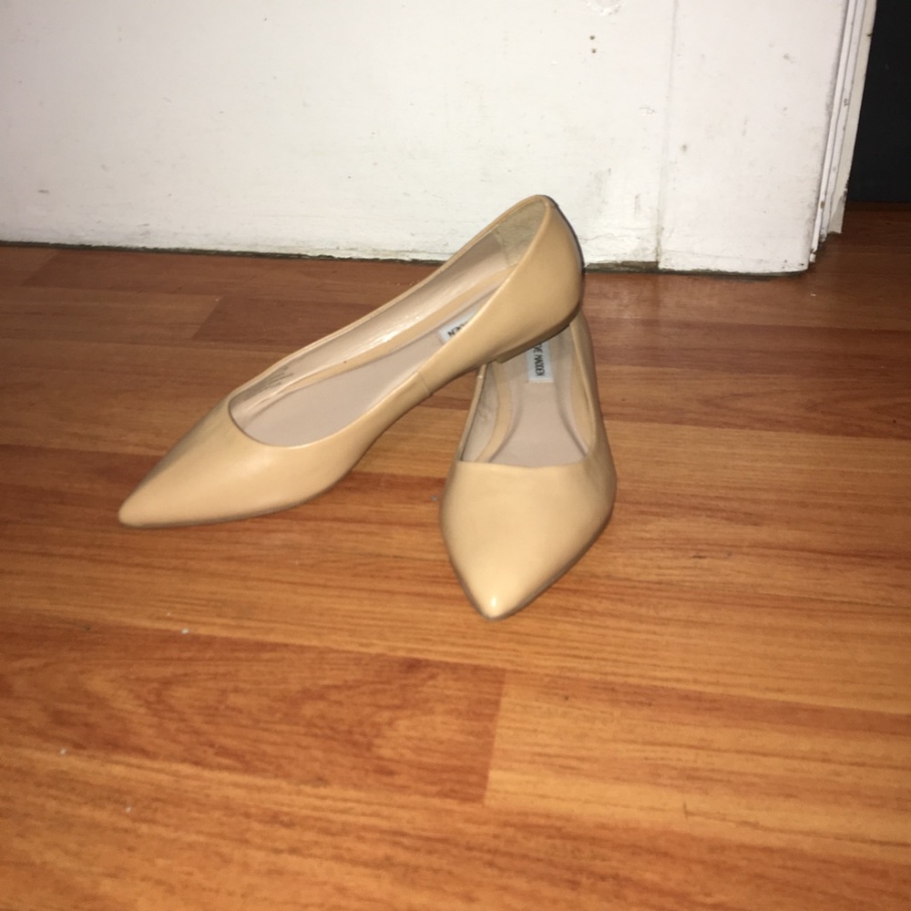 Steve madden nude flats