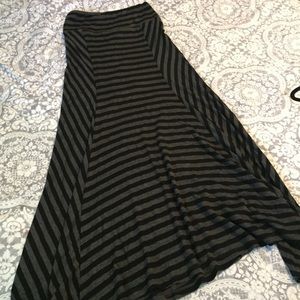 Black and gray maxi skirt