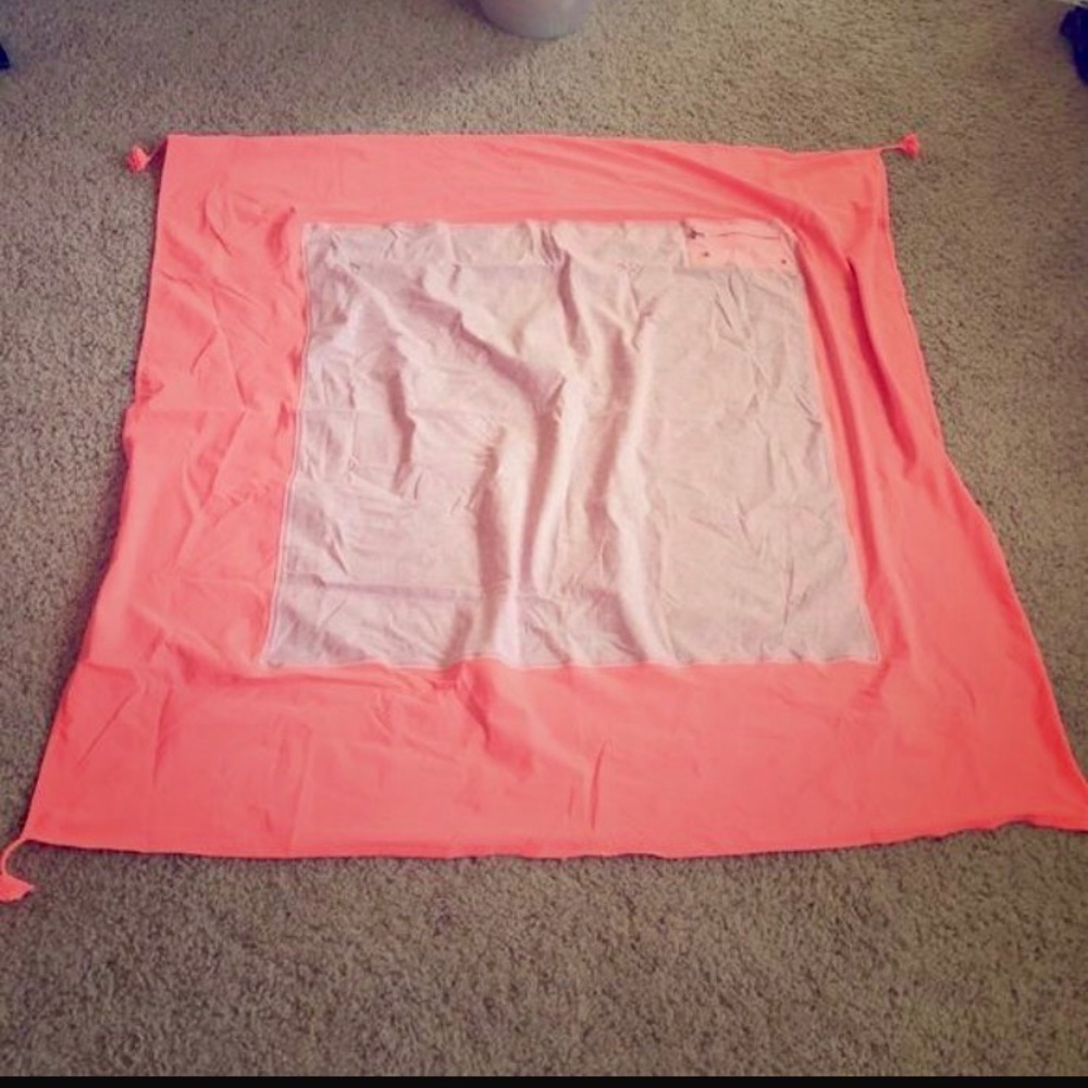 NWOT Lululemon Swim wrap/scarf with key pocket