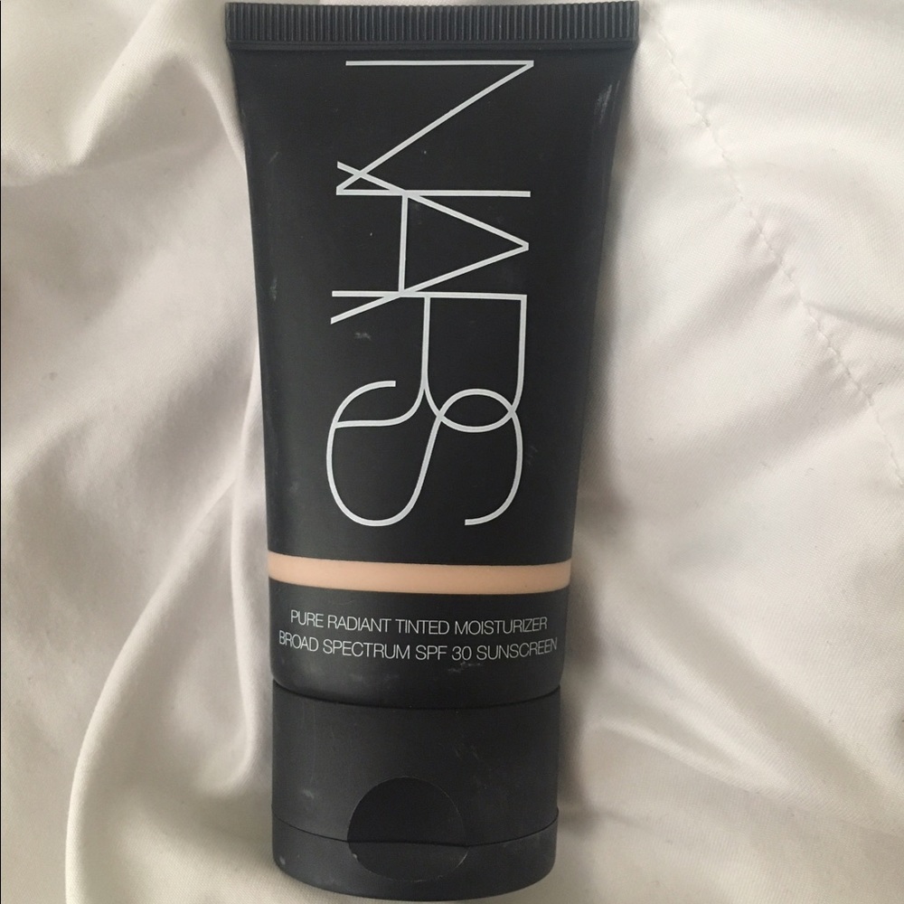 NARS Pure Radiant Tinted Moisturizer