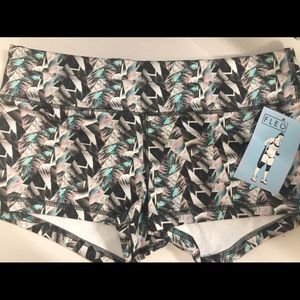 NWT FLEO shorts size L