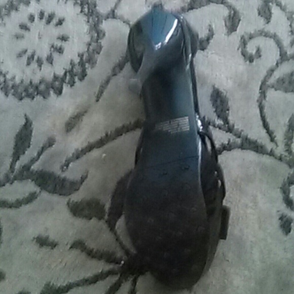 Heels - Picture 2 of 2