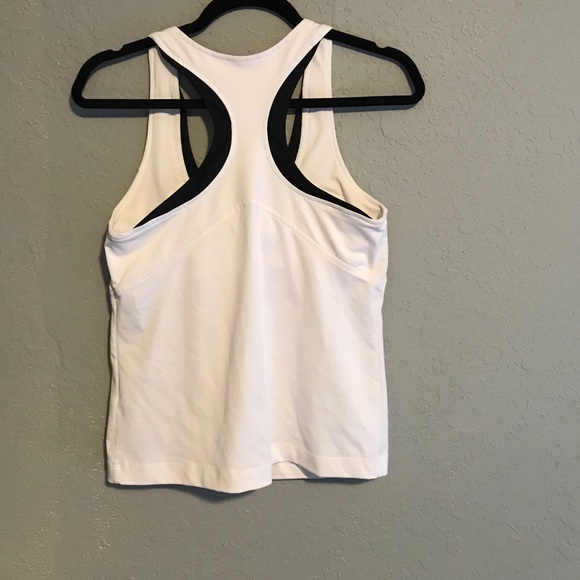 Nike Performance Tank - Picture 2 of 3