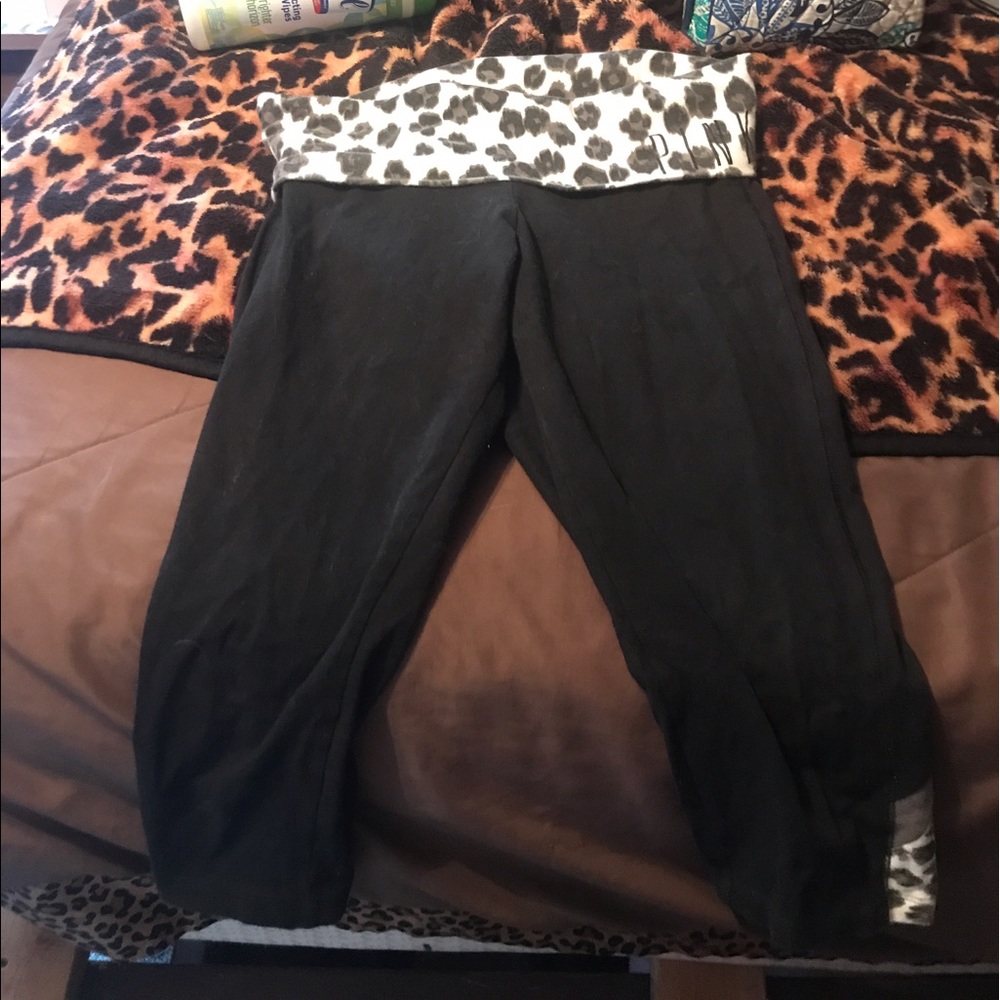 VS leopard print yogas