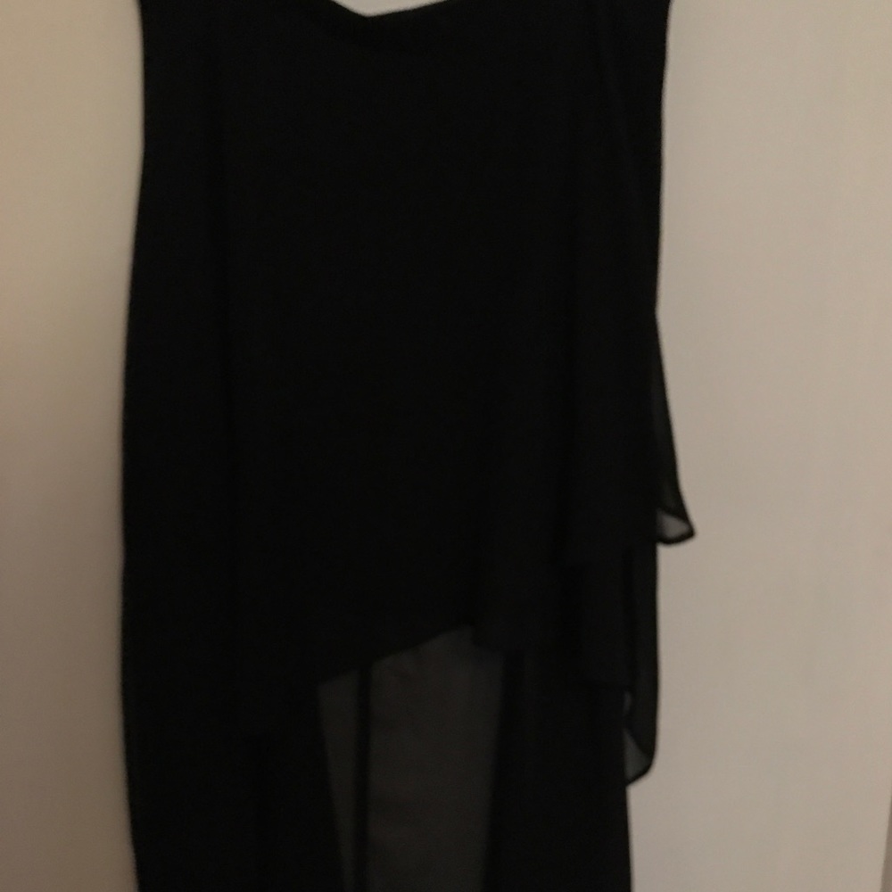 High low black skirt. Sorry for bad quality photo