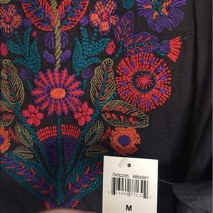 Lucky brand 3/4 sleeve floral embroidered tee