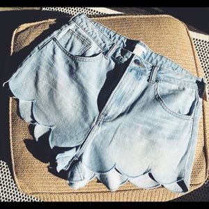 H&M Shorts - Scalloped denim shorts H&M Shorts - Scalloped denim shorts