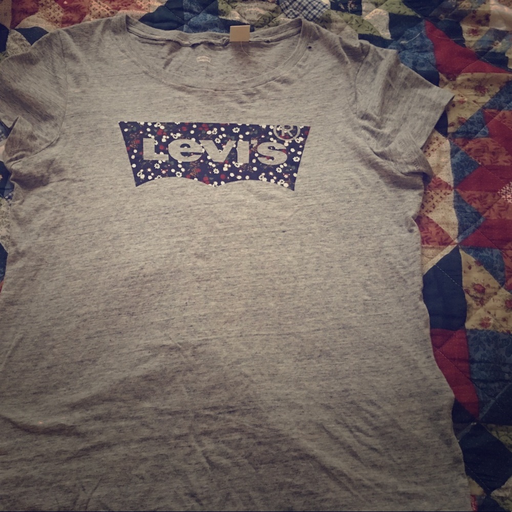 Cute Levi's shirt