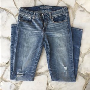 American eagle distressed skinny jeans