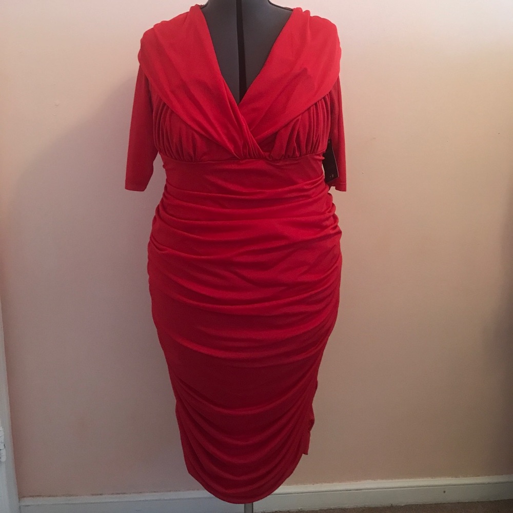 NWT Kiyonna Red Betsey Ruched Dress