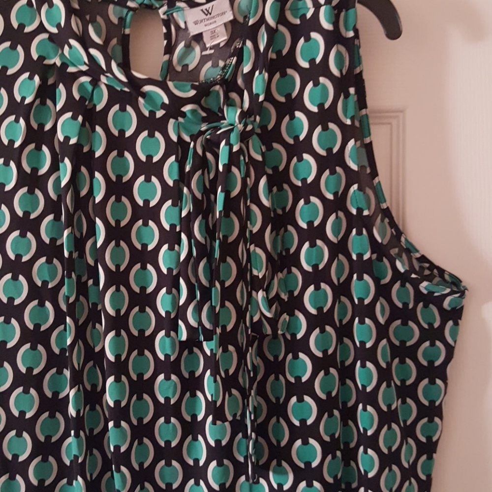 Top - Picture 2 of 2