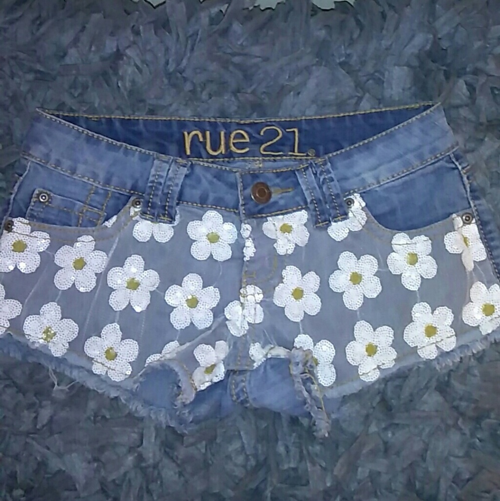 Sequined flower design rue 21 short