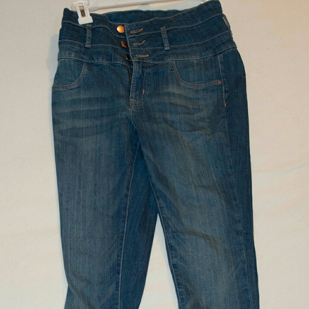 High waisted jeans