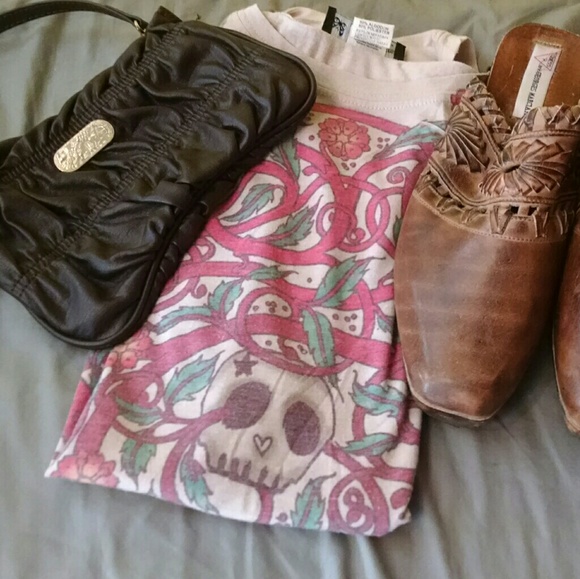 Self Esteem Skull Tee - Picture 1 of 4