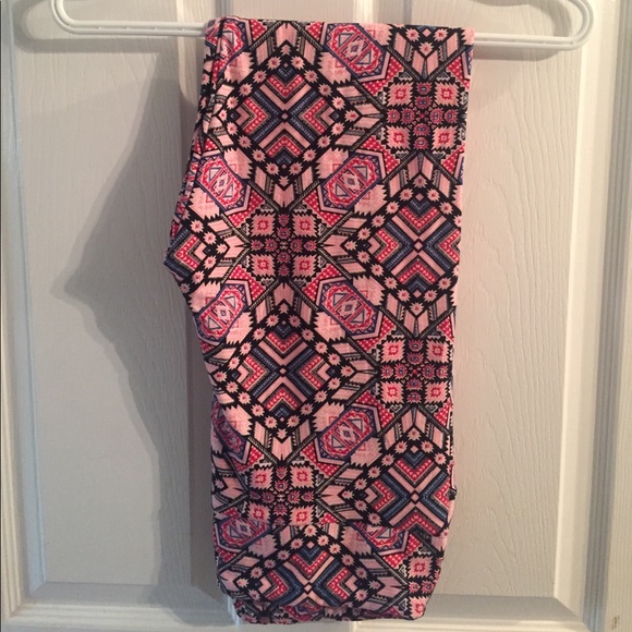 LuLaRoe Pants - LuLaRoe Leggings Tall and Curvy