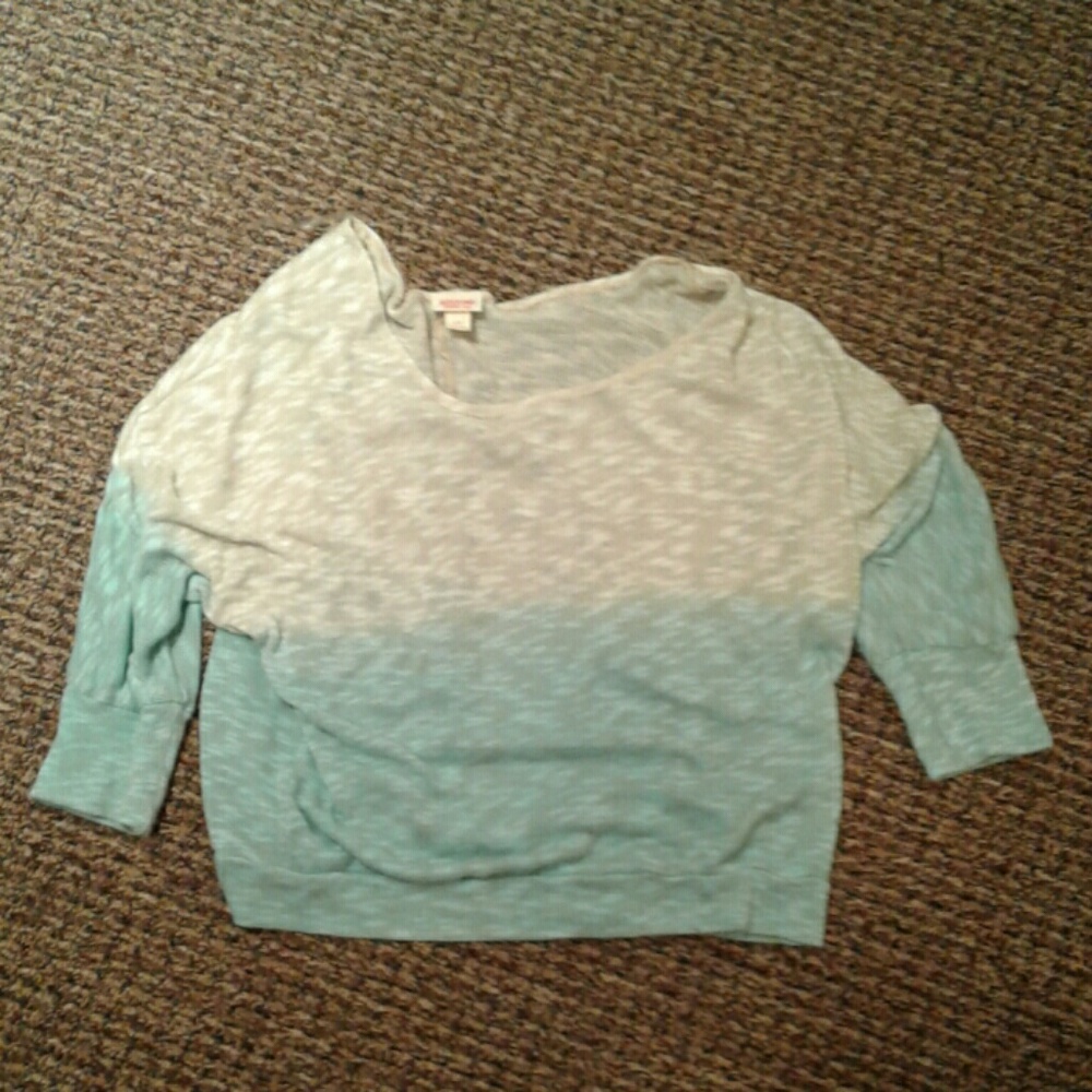 Green white long sleeve