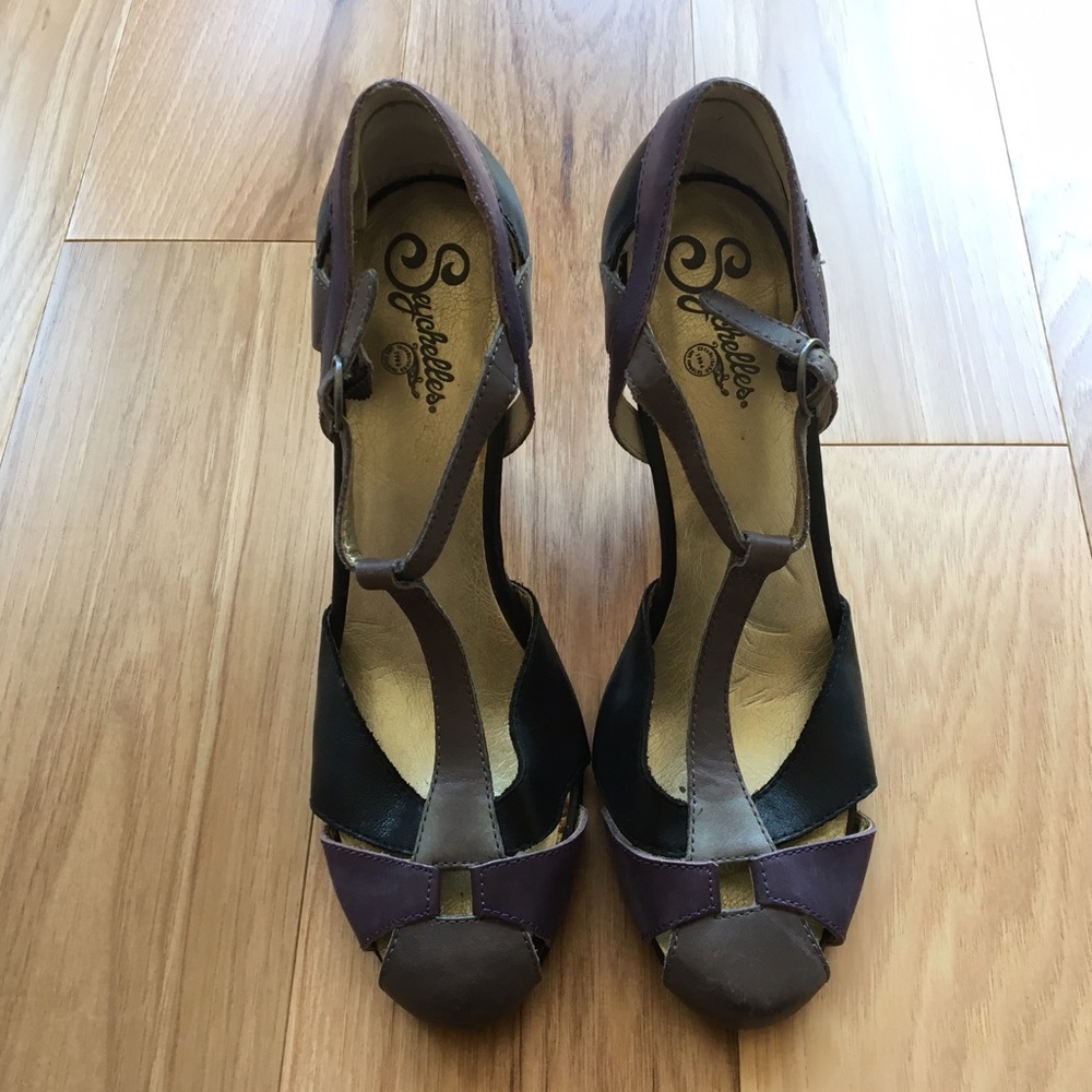 Seychelles | Tri-colored  t-strap sandal heels