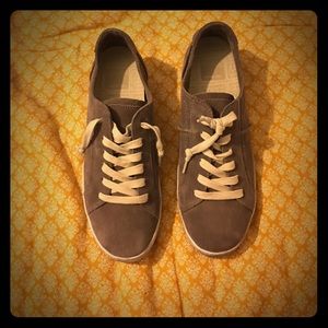 Dolce Vita tennis shoe