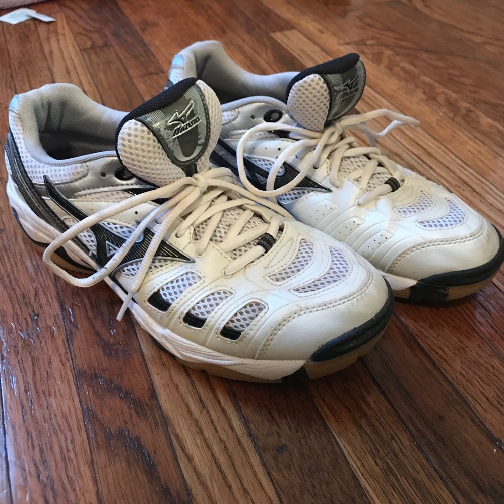 Mizuno Black and White Volleyball Shoes